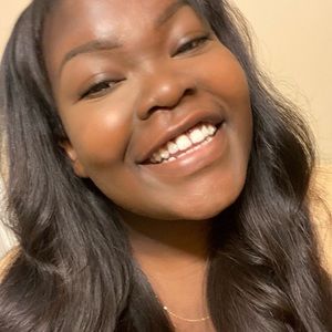 Meet your Posher, Stephanie